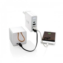 Travel adapter wireless powerbank, white
